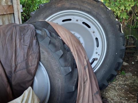 Ápoló kerék garnitúra erősített Ápoló kerék garnitúra erősített