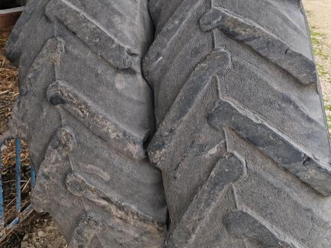 2 darab 16.9 R38 abroncs 2 darab 16.9 R38 abroncs