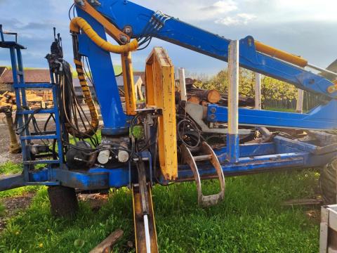 Erdészeti önrakodós pótkocsi Erdészeti önrakodós pótkocsi