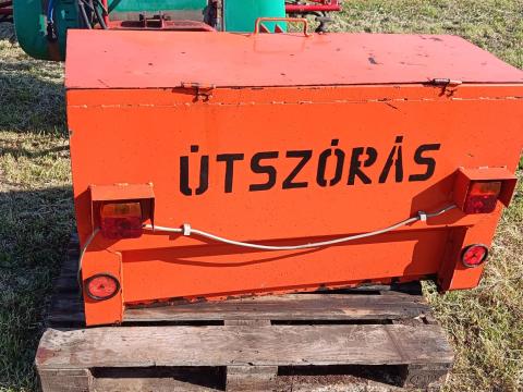 Sószóró/műtrágyszóró (3 pont függesztett) Sószóró/műtrágyszóró (3 pont függesztett)