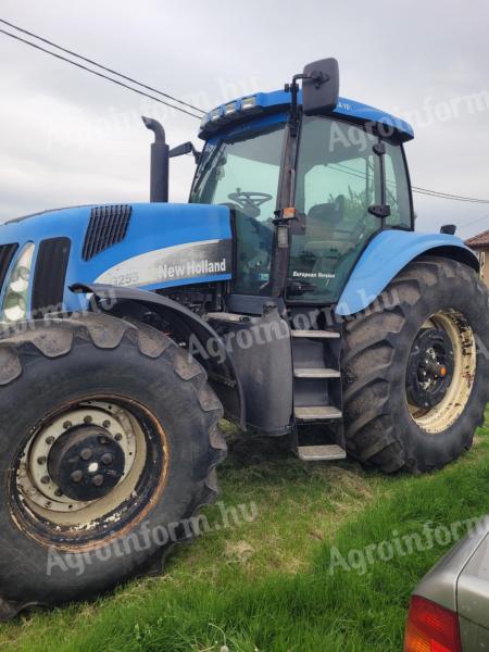 ELADÓ New Holland TG255