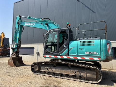 KOBELCO SK210LC-9 / Évjárat: 2014 / Üzemóra: 9 569 / Lízing 20%-tól KOBELCO SK210LC-9 / Évjárat: 2014 / Üzemóra: 9 569 / Lízing 20%-tól