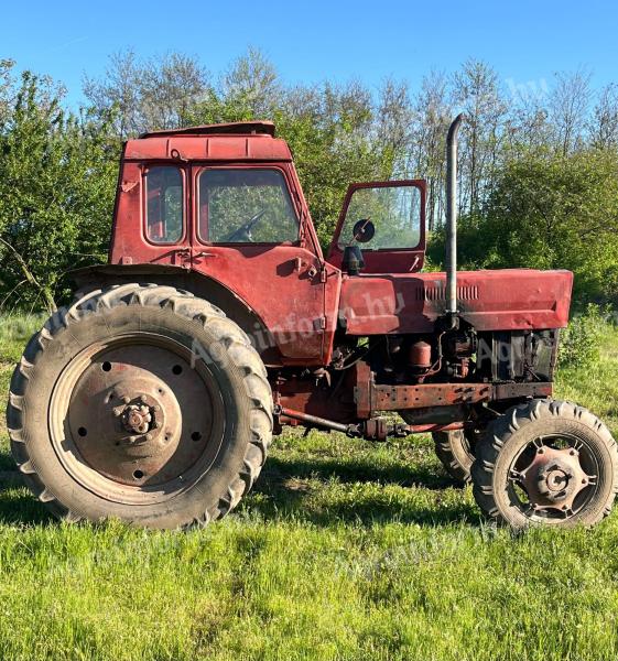 Mtz 82 traktor piros rendszámos