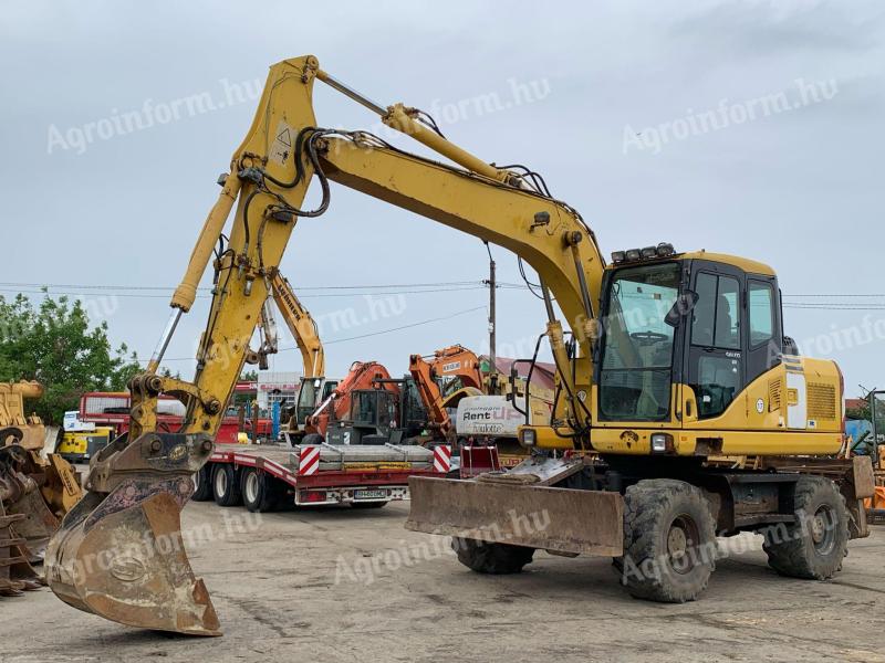 Komatsu PW140-7 gumikerekes kotró