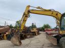 Komatsu PW140-7 gumikerekes kotró