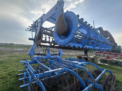 Lemken Korund 8/600 KCAM 6 méteres munkaszélességű kombinátor (2015) Lemken Korund 8/600 KCAM 6 méteres munkaszélességű kombinátor (2015)
