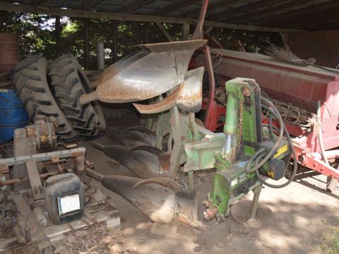 KRONE 4 fejes váltva forgató eke KRONE 4 fejes váltva forgató eke