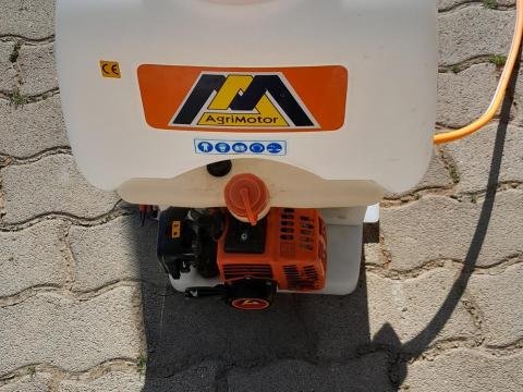 Magasnyomású benzinmotoros permetezőgép Magasnyomású benzinmotoros permetezőgép