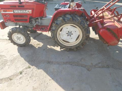 Shibaura 15 LE, 4x4-es kistraktor talajmaróval eladó Shibaura 15 LE, 4x4-es kistraktor talajmaróval eladó