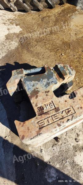Steyr traktor 30 kg-os orrsúly 4db eladó