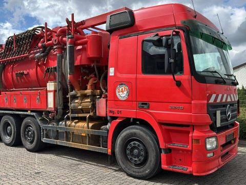 Mercedes-Benz Actros 3246 L 8x2 szippantó / 2007 / Futásteljesítmény: 197 074 km / Lízing 2 Mercedes-Benz Actros 3246 L 8x2 szippantó / 2007 / Futásteljesítmény: 197 074 km / Lízing 2