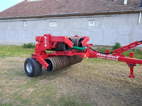 AGRO-MASZ 4,5 méteres Cambridge henger eladó AGRO-MASZ 4,5 méteres Cambridge henger eladó