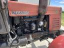 MTZ 820 + KHR 80E homlokrakodóval és tartozékaival