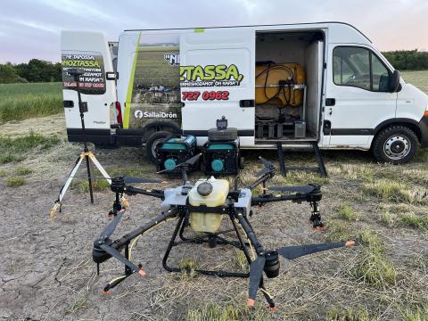 Drónos felszerelés eladó – DJI Agras T30, RTK állomás, Phantom RTK, aggregátor, komplett csomag Drónos felszerelés eladó – DJI Agras T30, RTK állomás, Phantom RTK, aggregátor, komplett csomag