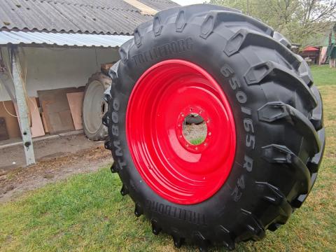 Eladó Fendt 800-as felnigarnitúra gumival Eladó Fendt 800-as felnigarnitúra gumival