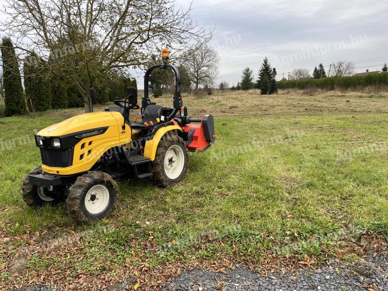 Preet Avenger 25 LE traktor kalapácsos szárzúzóval
