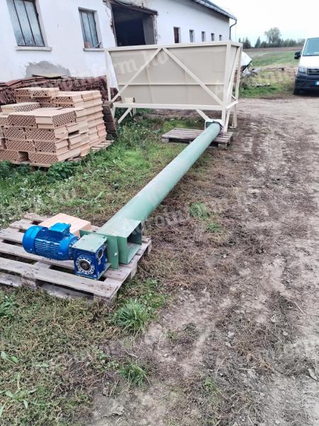 Szállító csiga és serleges felvonó