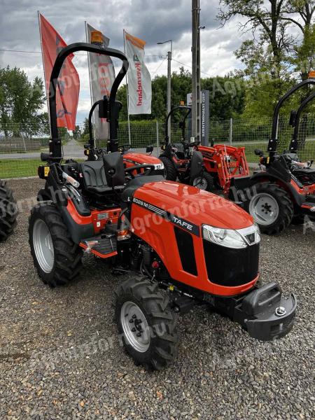 TRAKTOR TAFE 6028M