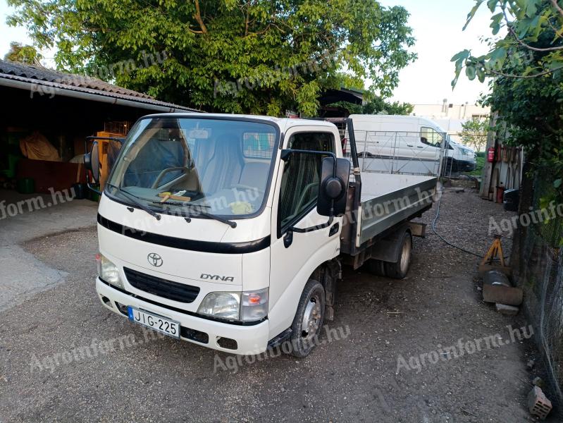 Toyota Dyna kisteherautó