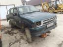 1999-es évjáratú Toyota Hilux bontott alkatrészei eladók