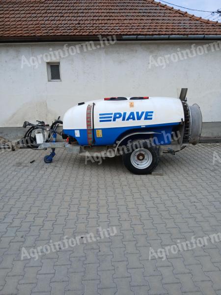 PIAVE 2000 literes szőlőgyümölcs-ültetvény permetező