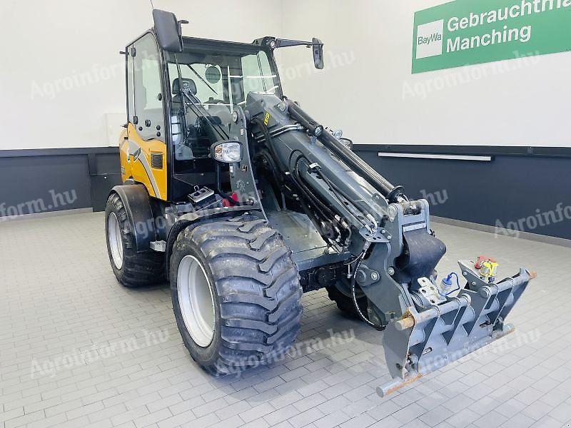 GiANT G5000 TELE derékcsuklós rakodó