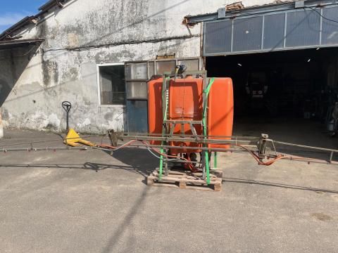 Szántóföldi permetező, 650 literes, függesztett YESSUR eladó Szántóföldi permetező, 650 literes, függesztett YESSUR eladó