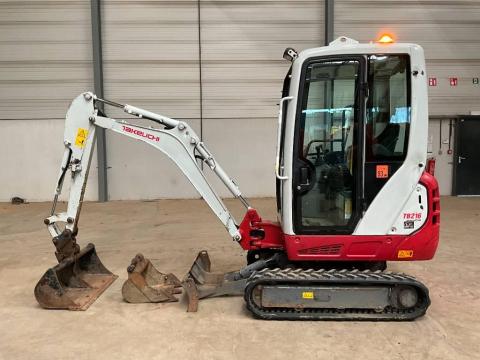 Takeuchi TB 216 / 2022 / 1 594 üzemóra / Lízing 20%-tól