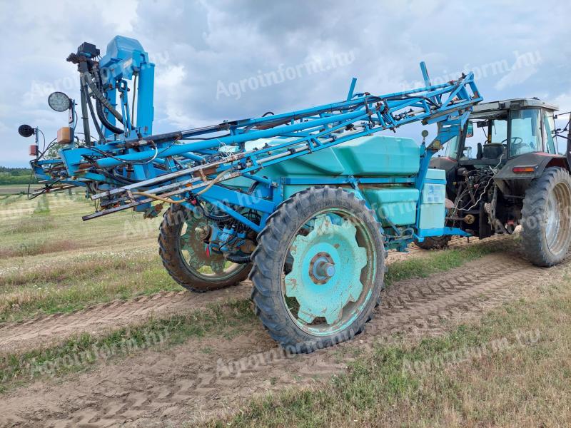 Berthoud Racer 2500 vontatott permetező vizsgával mtz traktor