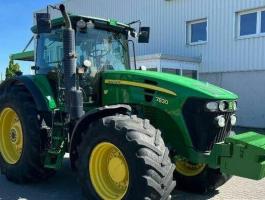 John Deere 7830