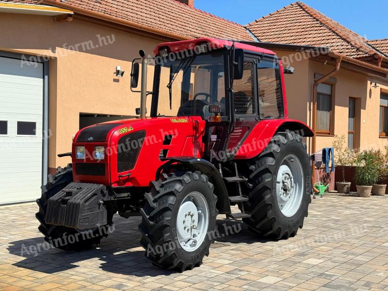 Belarus MTZ 952.4 traktor