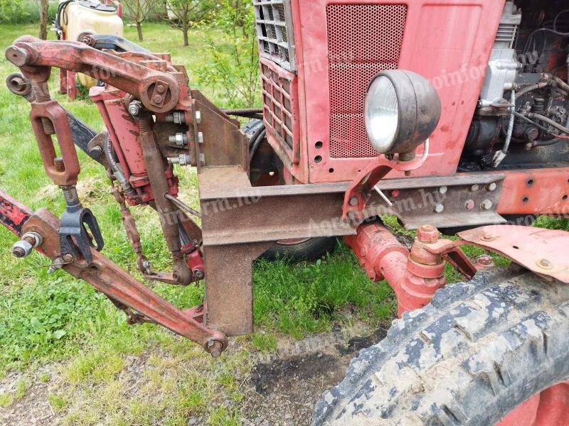 MTZ pótkocsi alkatrész,  tengely,  plató,  váltó