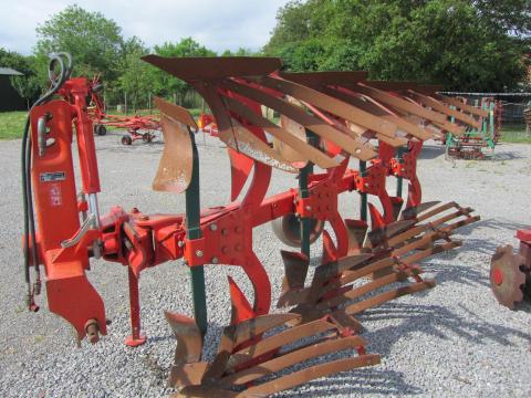 Eladó 4-es VF eke Voogel-Noot Eladó 4-es VF eke Voogel-Noot