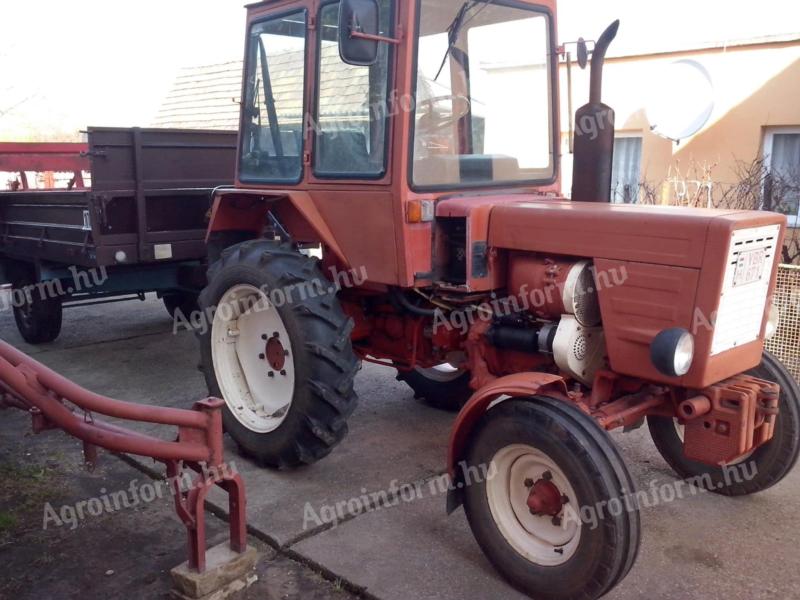 T25 traktor és munkagépei
