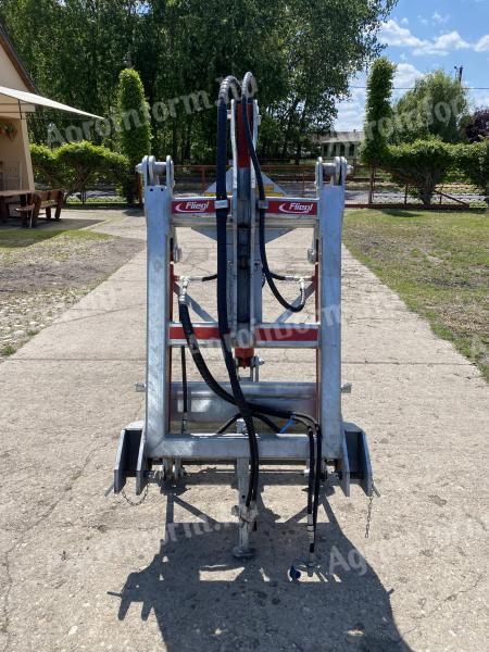 Fliegl Variant homlokrakodó és hátsó rakodó