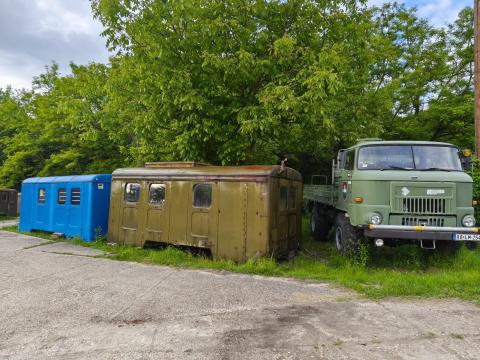 Kályhás, fűthető, szigetelt lakható bódé, konténer felépítmény katonai honvédségi