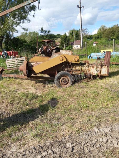 Eladó New Holland kis kockabálázó