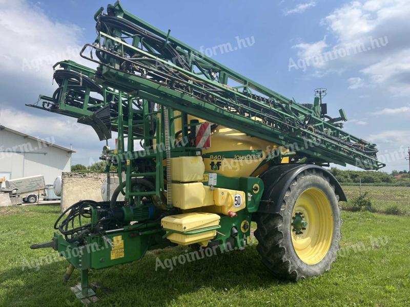 JOHN DEERE 840i