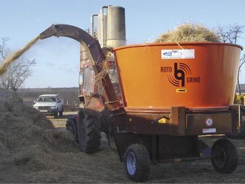 Rotogrind bálabontó,  szecskázó Rotogrind bálabontó,  szecskázó