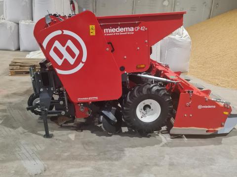 Dewulf Miedema CP42 függesztett mechanikus burgonyaültető Dewulf Miedema CP42 függesztett mechanikus burgonyaültető
