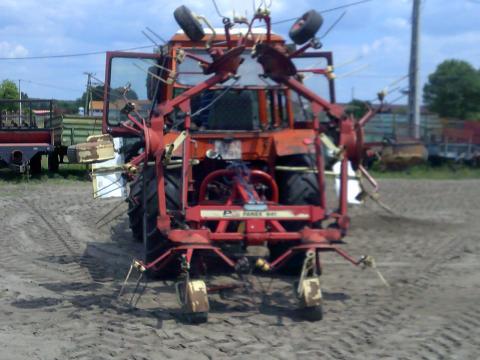 PZ Fanex 641, tip. 640 cm széles,  3 pont függesztett rendterítő,  rendkezelő PZ Fanex 641, tip. 640 cm széles,  3 pont függesztett rendterítő,  rendkezelő