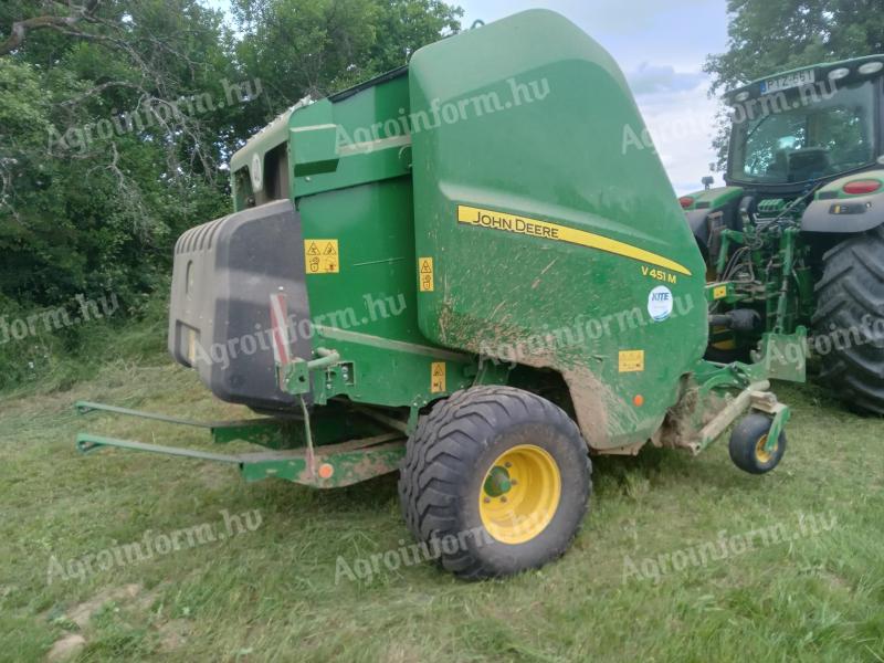 John Deere V 451M változókamrás bálázó (2021,  késes típus)