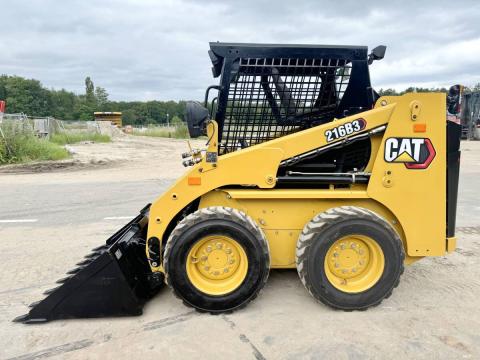 Caterpillar 216B3 / 2025 / 2 üzemóra / Lízing 20%-tól