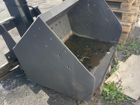 Targoncára szerelhető 0,75 m3-es kanál Targoncára szerelhető 0,75 m3-es kanál