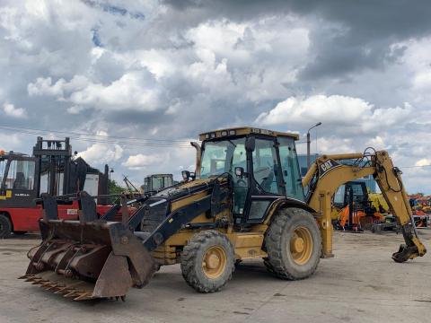 Caterpillar 44D2 kotró-rakodó kombigép Caterpillar 44D2 kotró-rakodó kombigép