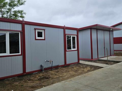 Fekete-fehér öltöző Fekete-fehér öltöző