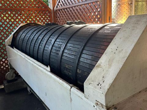 Fém szőlőprés eladó Fém szőlőprés eladó