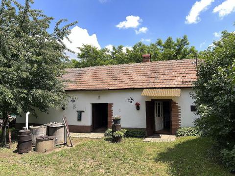 Eladó tanya, erdő, gyümölcsös Eladó tanya, erdő, gyümölcsös