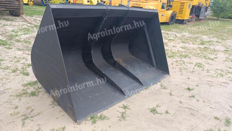 Caterpillar 3 m³-es gabonakanál