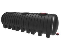 8100 literes műanyag talpas szállítótartály hullámtörővel,  csappal